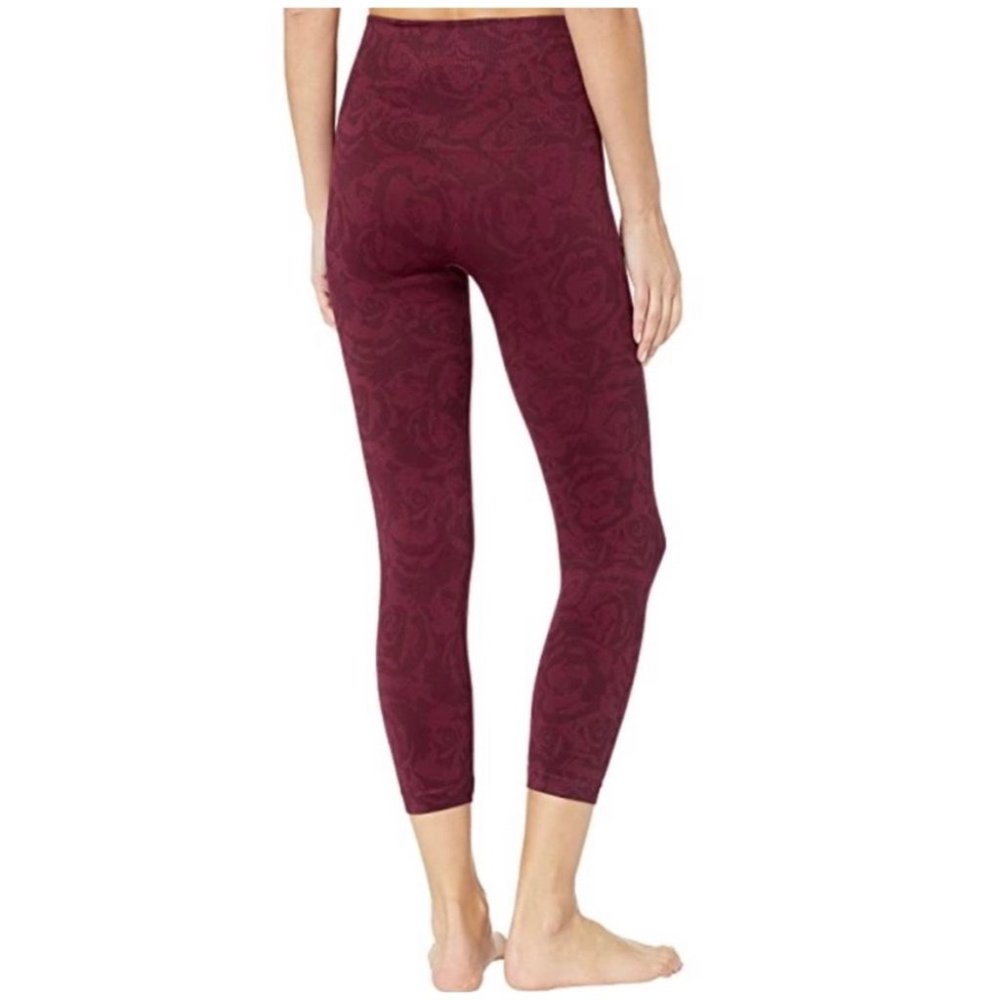Spanx Look at Me Now Cropped Garnet Rose Seamless Leggings - Picture 3 of 8